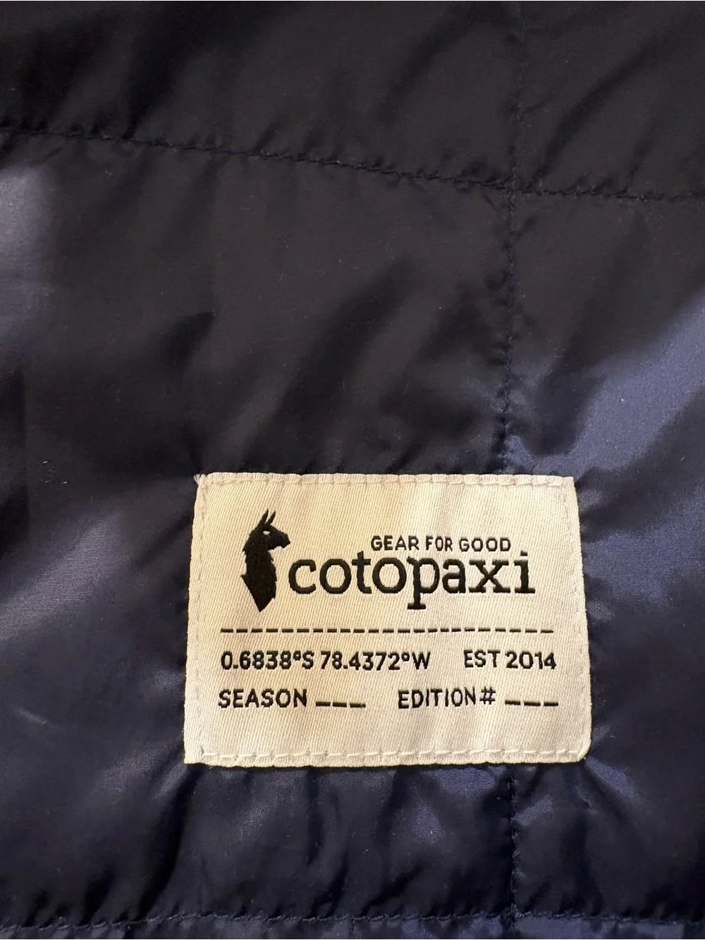 Cotopaxi Reversible Insulated Hooded Jacket Men’s Small Colorblock Navy Puf coat